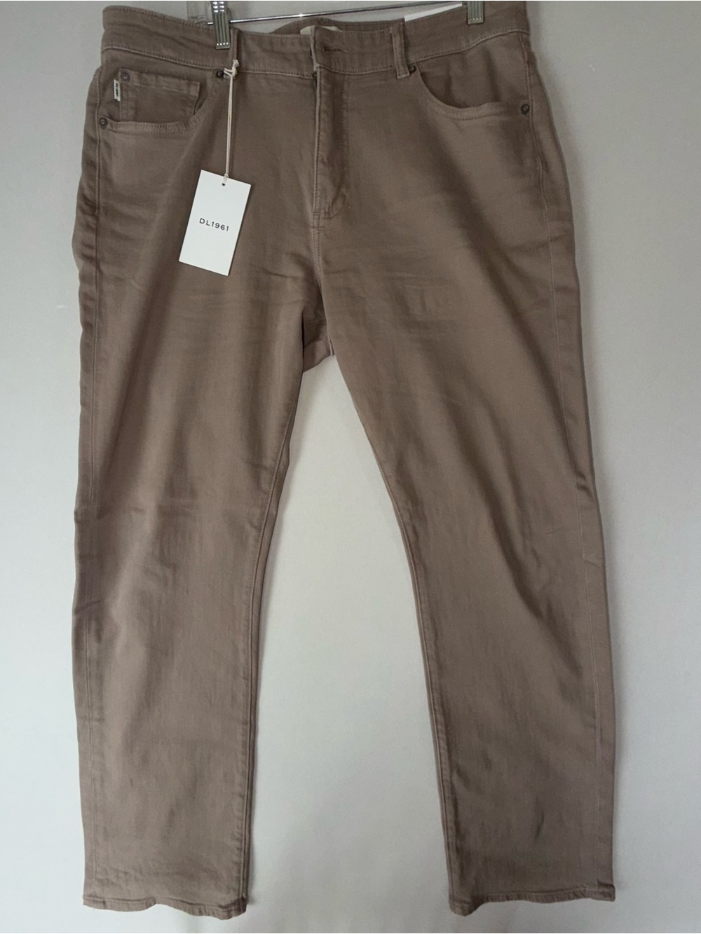 NWT DL1961 Avery Relaxed Straight Jeans 36x32 (#249)